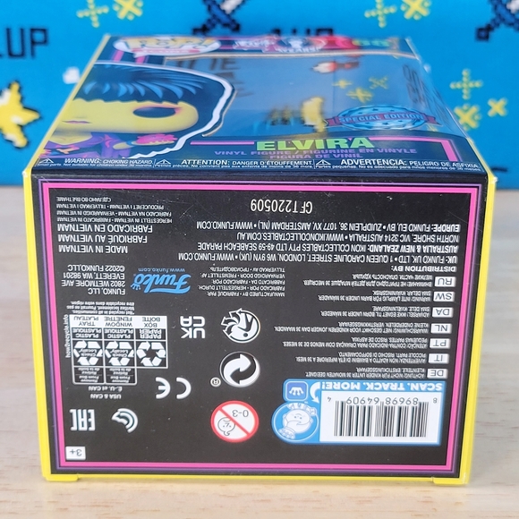 Funko PoP Icons Elvira 40 Years #68 Special Edition Collectible - Picture 7 of 11